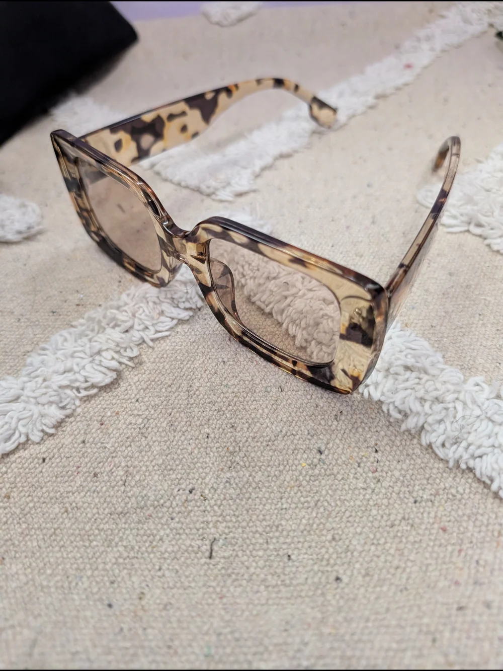 Tortoiseshell Square Frame Women’s Sunglasses - Brand Unknown